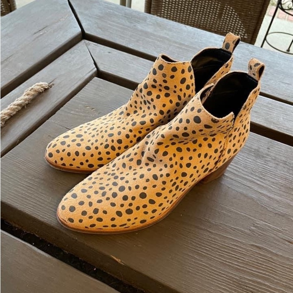 Leopard/spotted booties